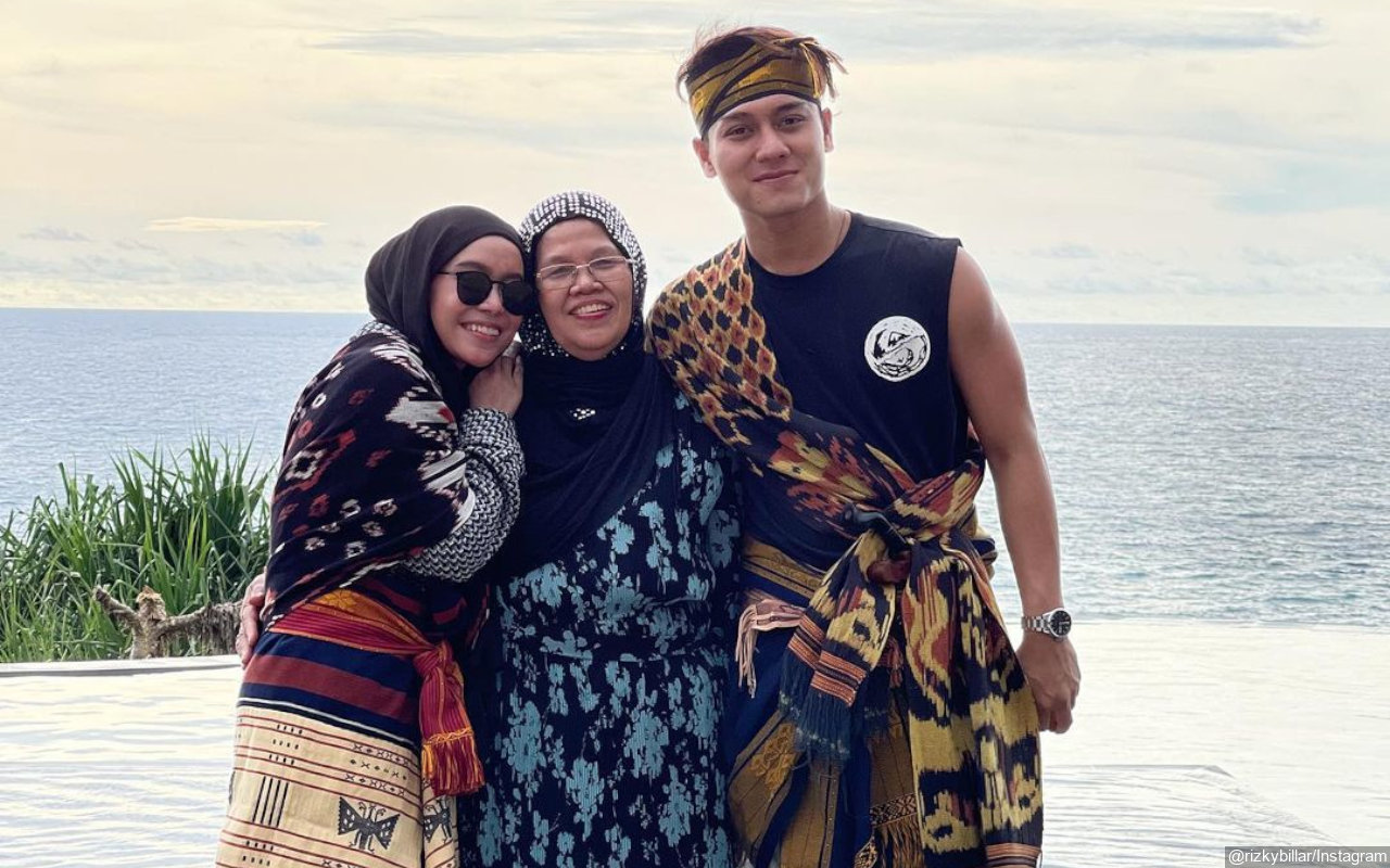 Foto Pertemuan Keluarga Rizky Billar  dan Lesty Kembali 