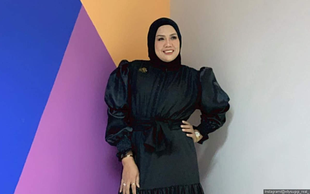  Ely Sugigi Kembali Dihujat Gara-Gara Lepas Hijab Saat Buat Video TikTok