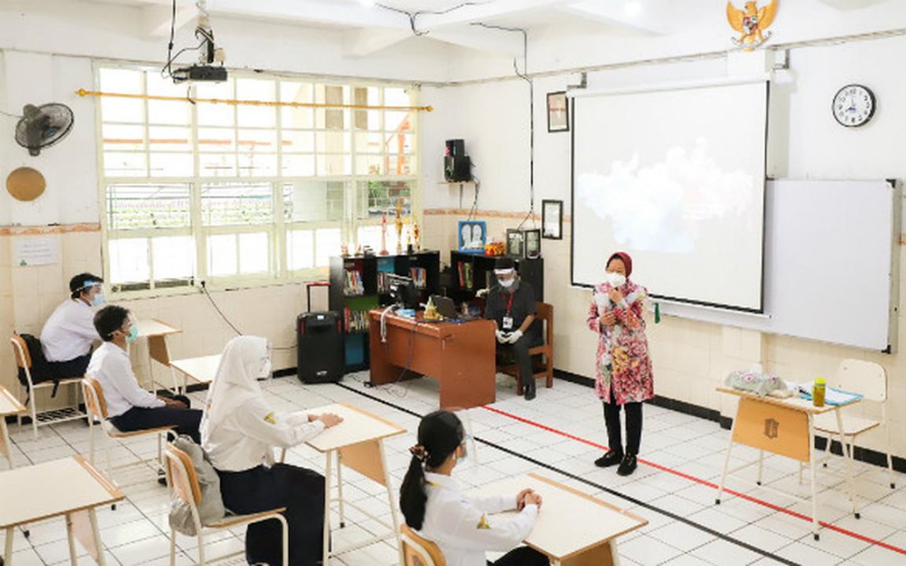 Kasus COVID-19 RI Meroket Pasca Lebaran, Kemendikbudristek Tetap Desak Gelar Sekolah Offline