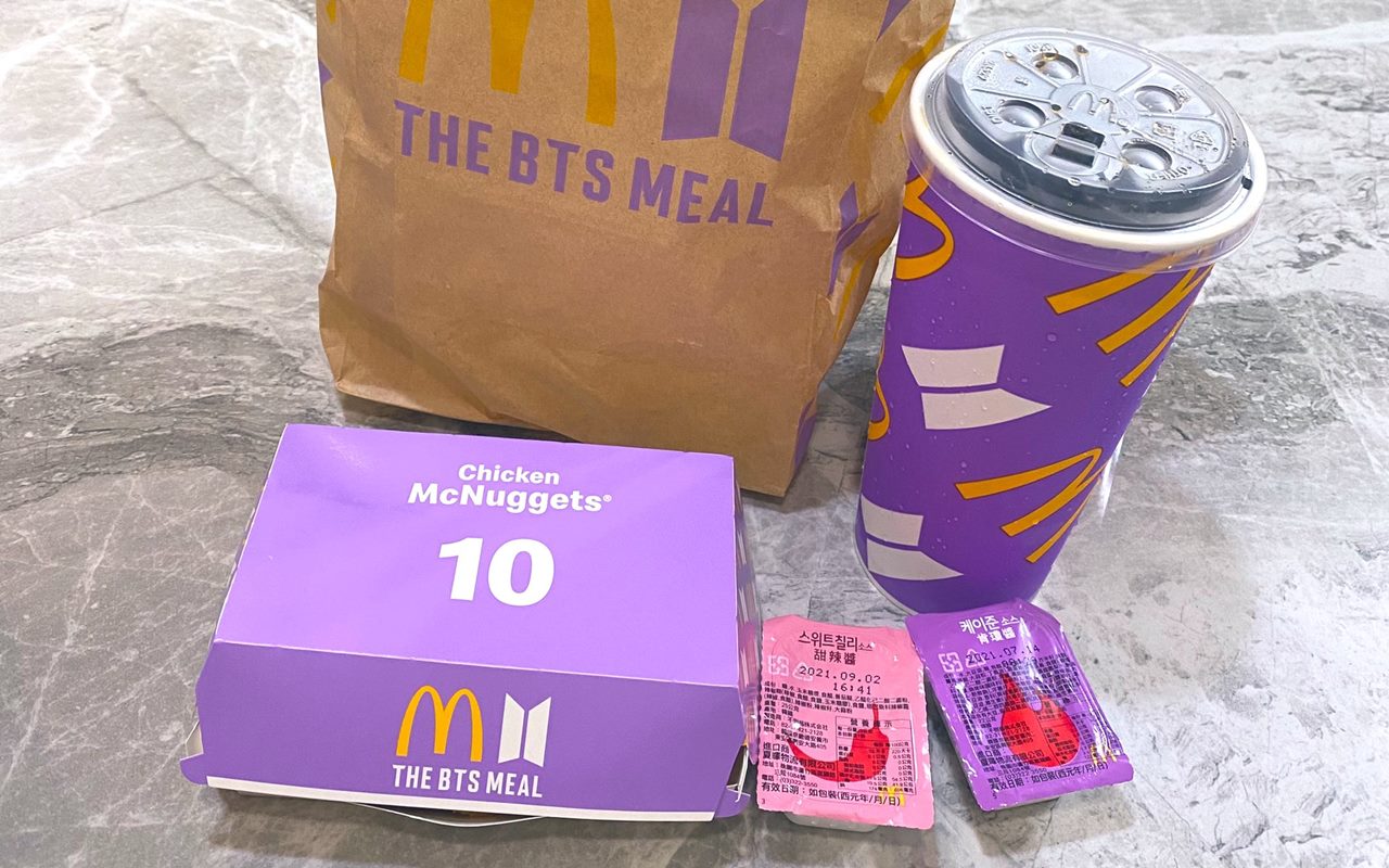 'Dikejar' Vaksin AstraZeneca Kedaluwarsa, Epidemiolog UI Usul DKI Kerjasama dengan BTS Meal