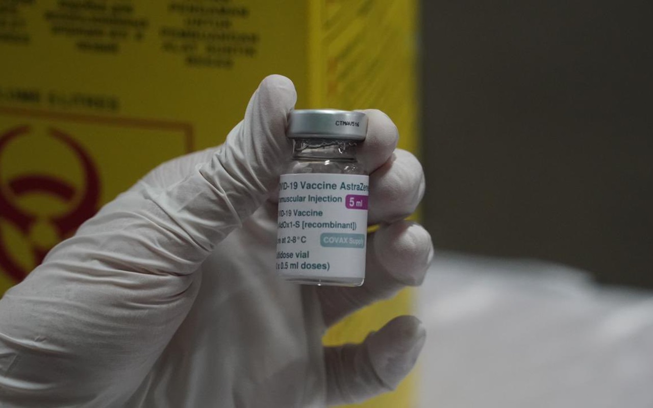 Diduga Picu Kematian, Efek KIPI Vaksin AstraZeneca Ternyata Memang Lebih Keras dari Sinovac