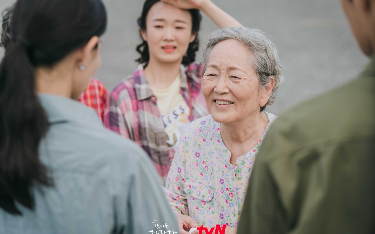 Karakter Nenek Gam Ri Meninggal Hometown Cha Cha Cha Tembus