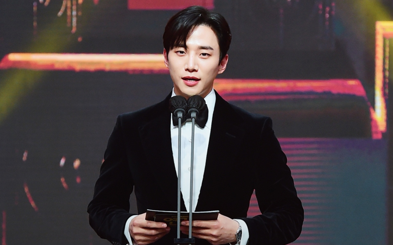 Mbc drama awards 2023. Lee junho награды.