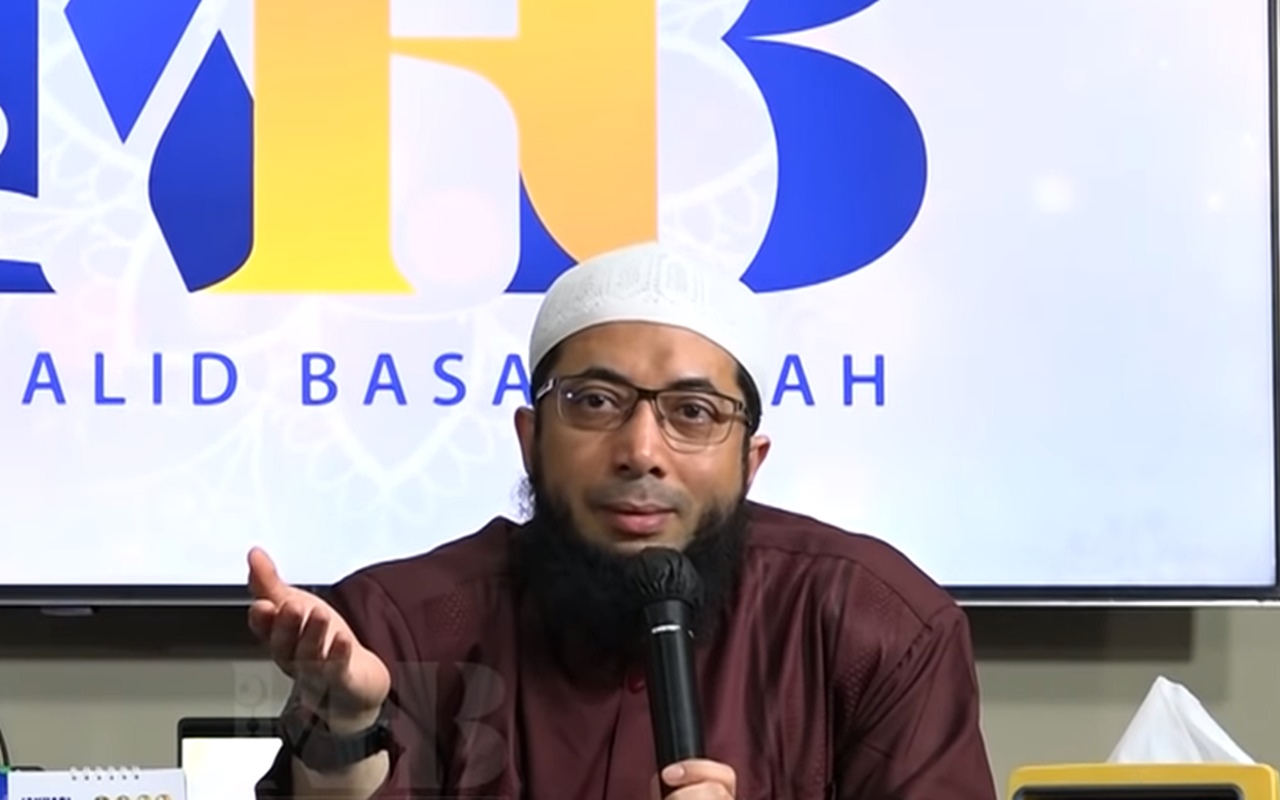 Sebelum 'Wayang Haram', Ustaz Khalid Basalamah Dulu Diisukan Larang Nyanyikan 'Indonesia Raya'