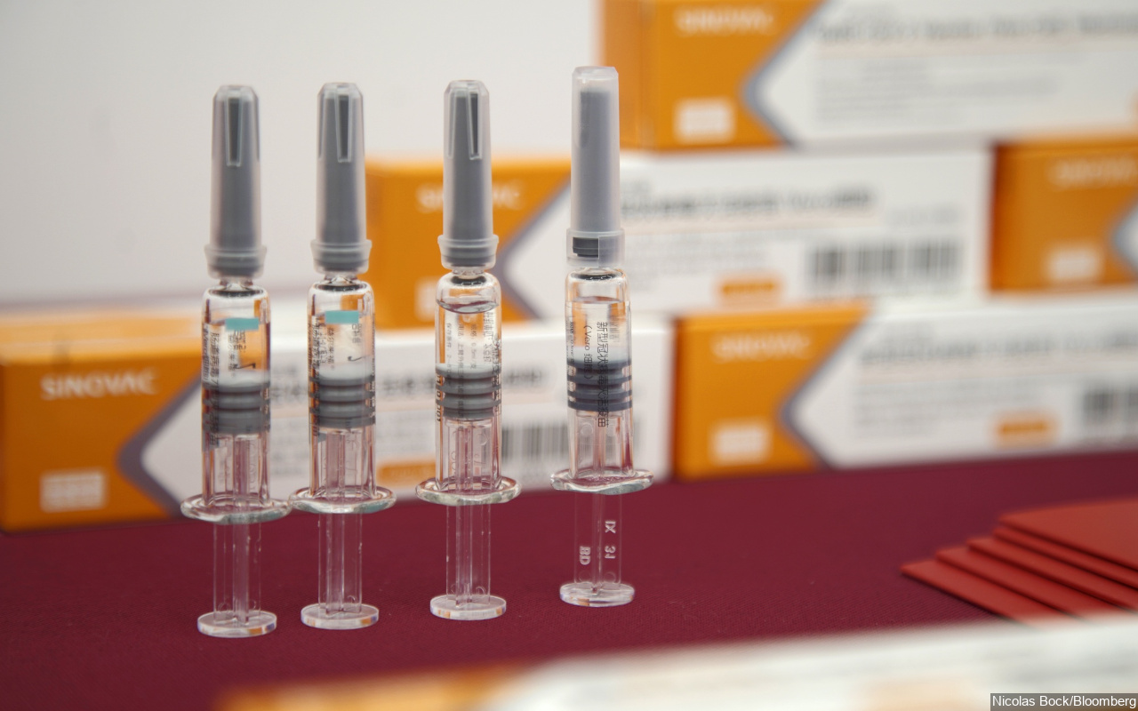 Singapura Cabut Status Vaksin Warganya Jika Hanya Terima 2 Dosis Sinovac/Sinopharm Tanpa Booster
