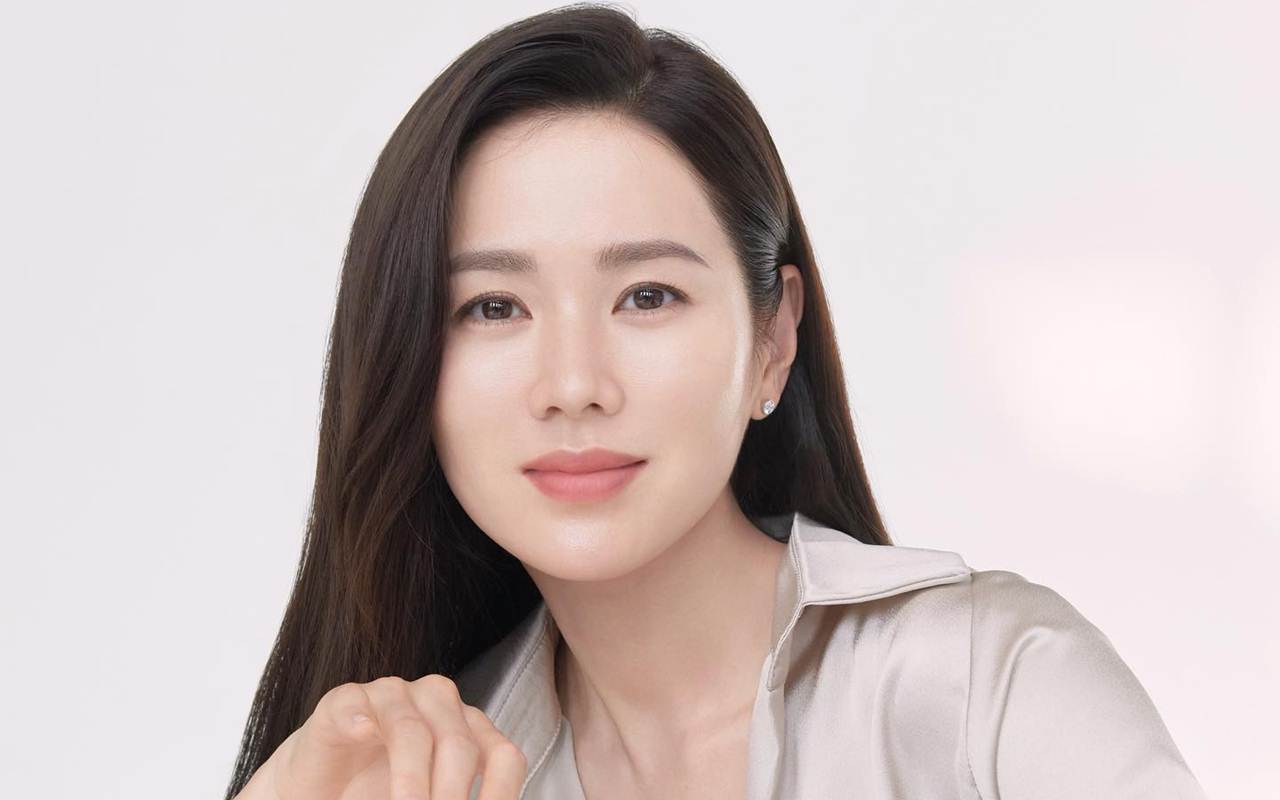 Calon Manten Son Ye Jin Rilis Foto Brand Gaun Pernikahan Pancarkan Aura