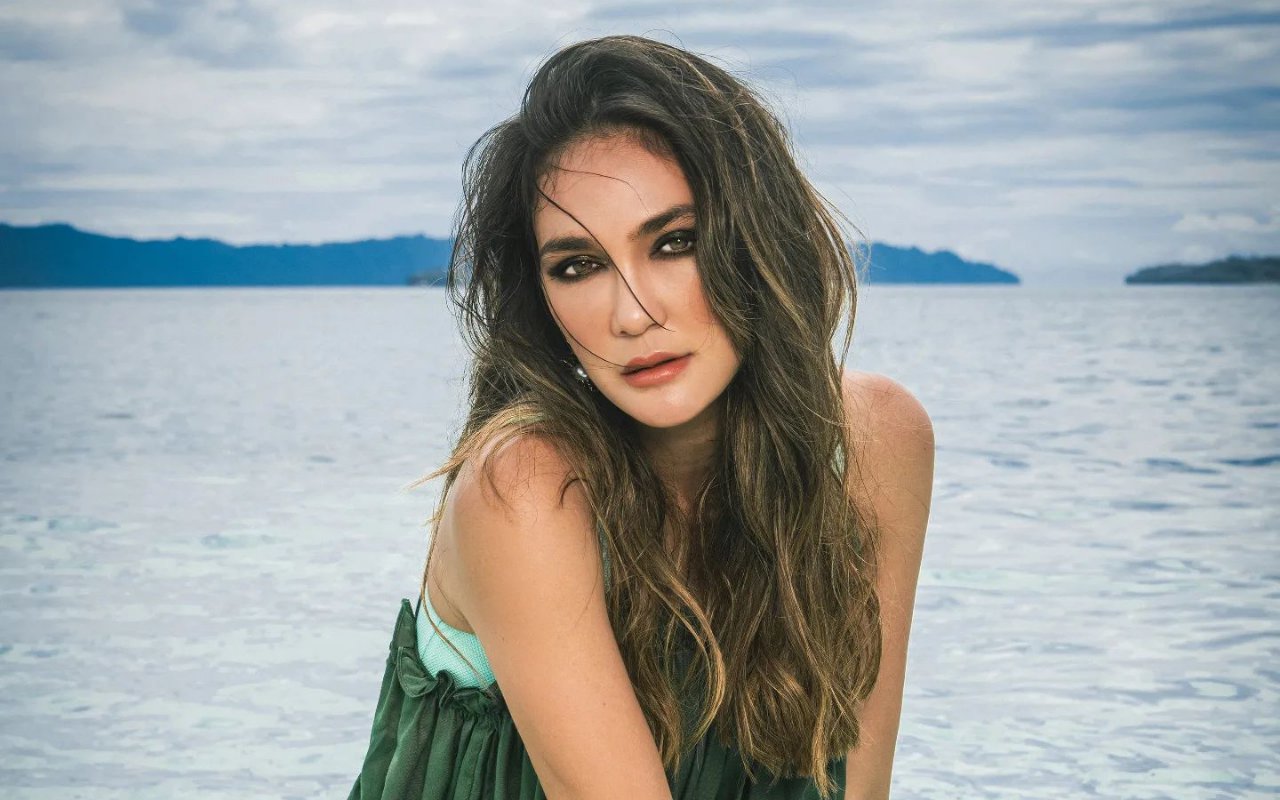 Luna Maya Tanggapi Fotonya Bareng Ariel NOAH yang Bikin Heboh, Singgung  Kondisi Hubungan Saat Ini