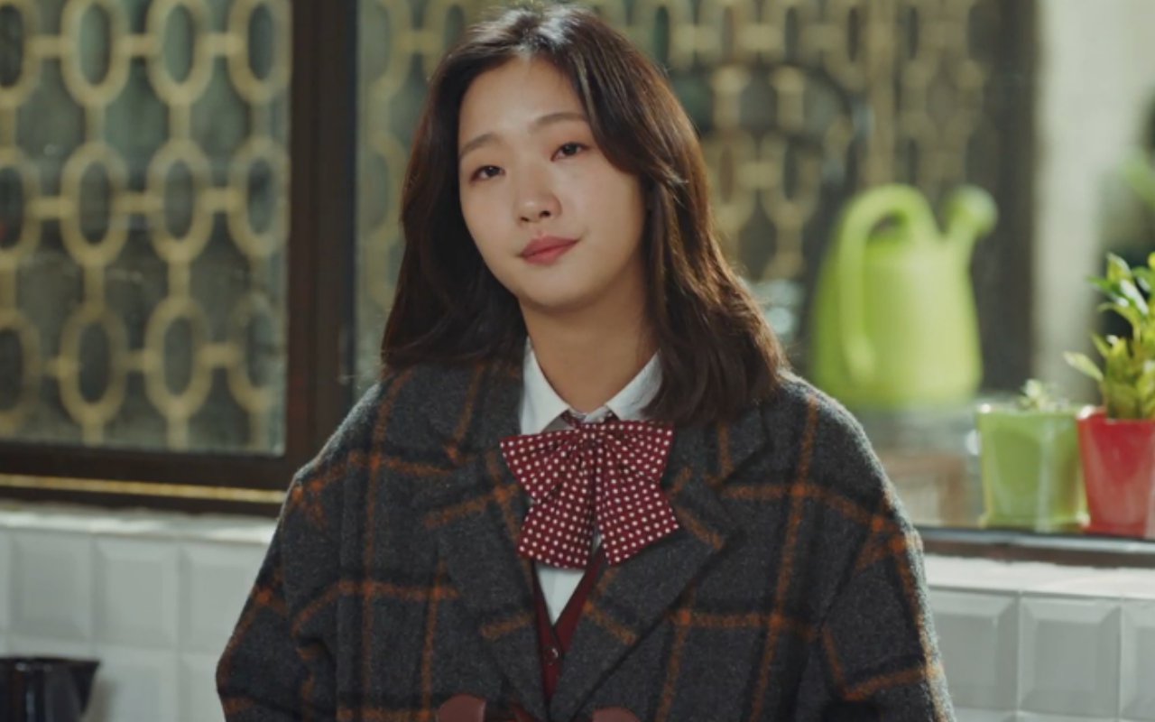 Seragam Kim Go Eun di 'Goblin' Ternyata Simpan Fakta Tak Terduga