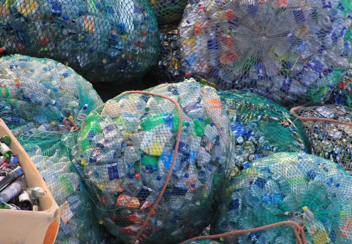 Penumpukan Sampah Plastik