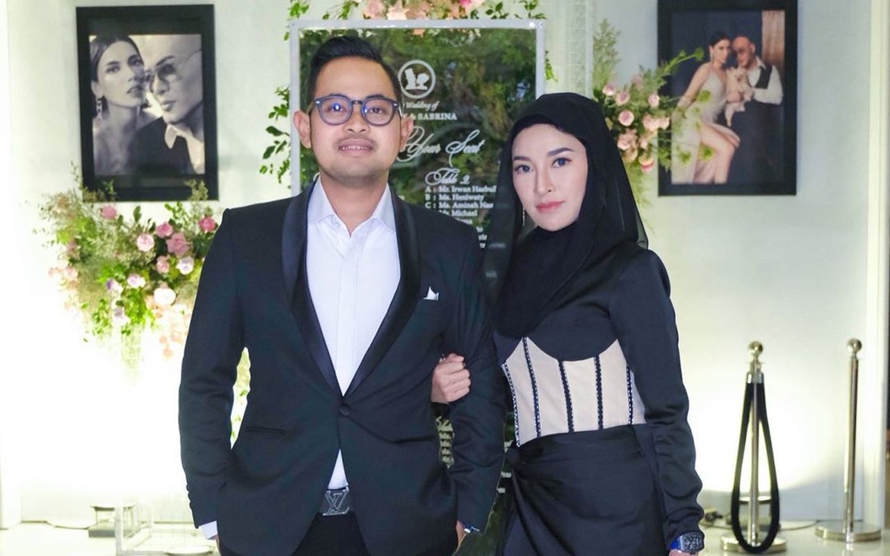 Shandy Istri Juragan 99 Diisukan Lepas Hijab Sepulang Haji, Nasihat Oma Dewi Jadi Sorotan