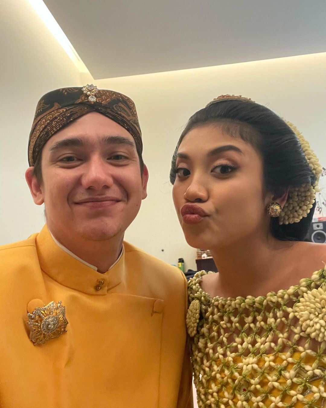 Terbaru Adipati Dolken Dan Sang Istri 10 Artis Ini Gelar Acara 7