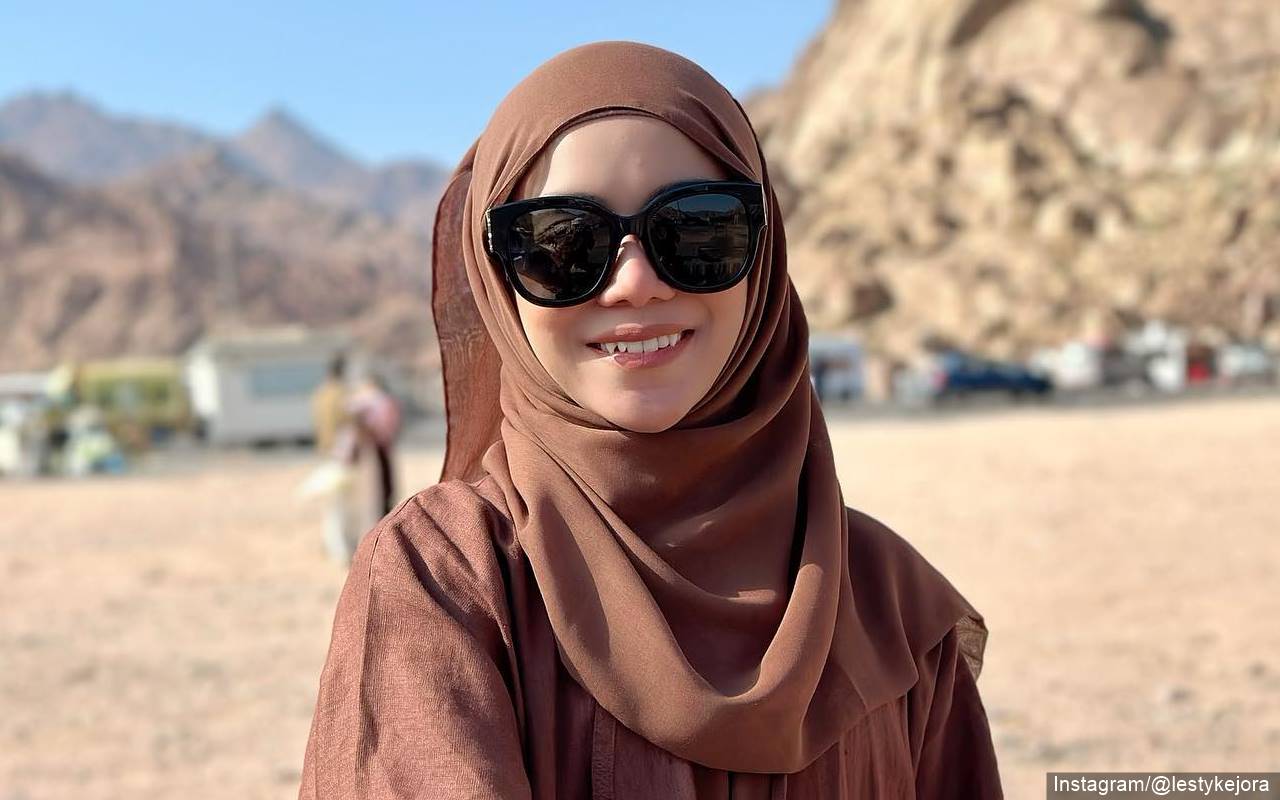 Lesti Kejora Diduga Copot Hijab Saat Rayakan Ultah Ibu Margin Wieheerm