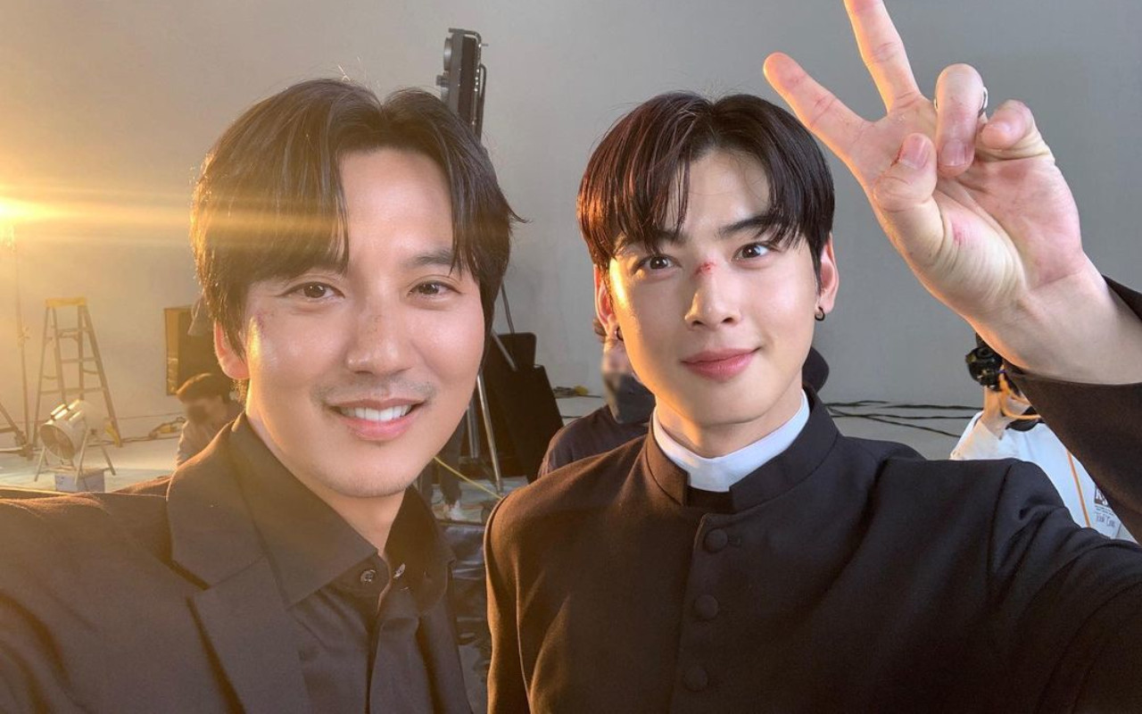 Kim Nam Gil Gosipin Cha Eunwoo Gak Jago Ambil Foto Selfie