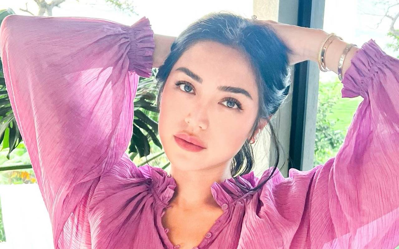 Jessica Iskandar Oplas Di Korsel Pose Tutupi Hidung Tuai Rasa Penasaran