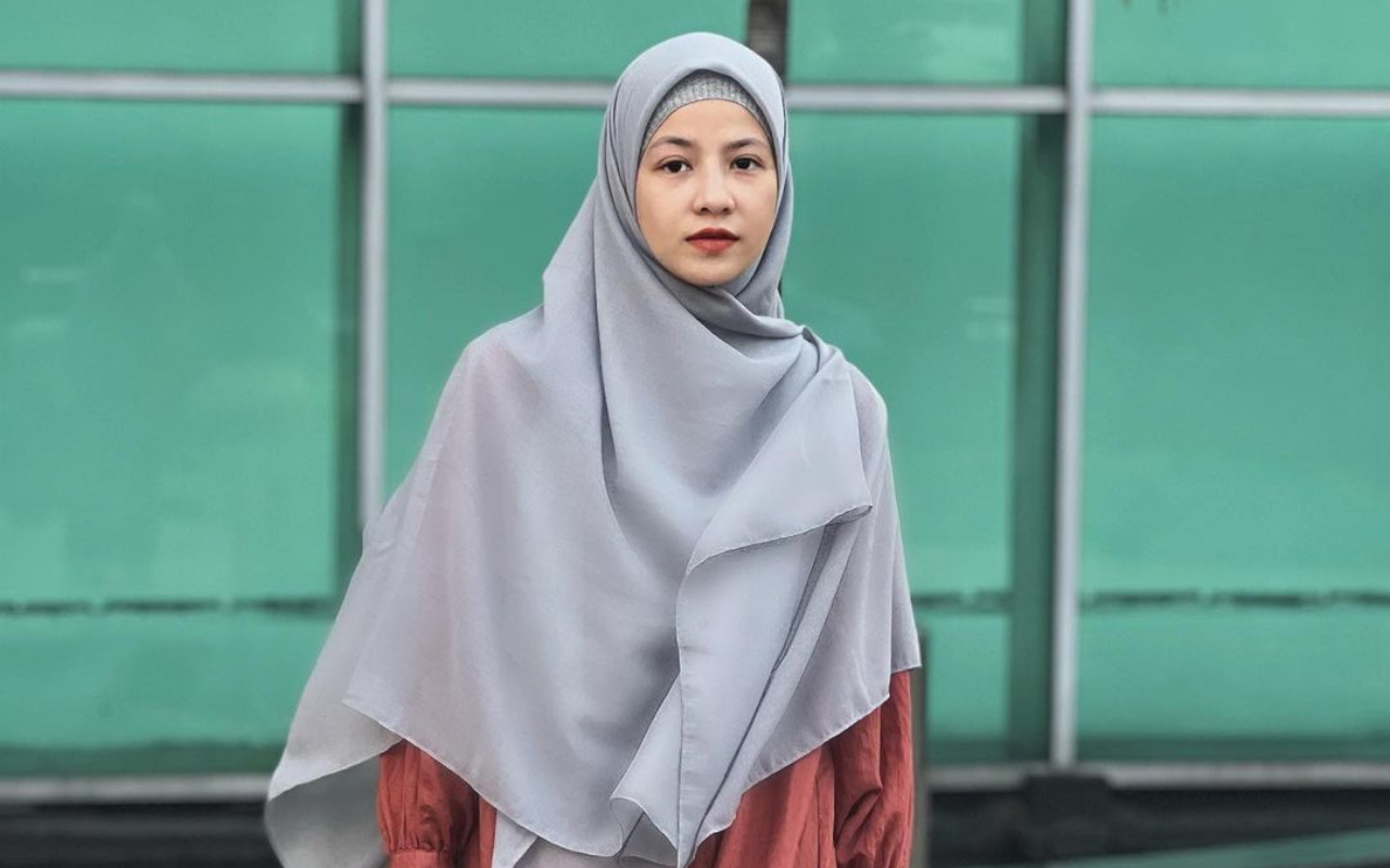 Outfit Tak Pernah Gagal, Natasha Rizky Pamer Transformasi Fashion Syar ...