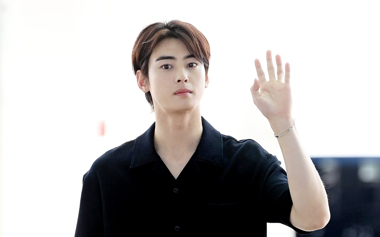 Cara Cha Eunwoo Perlakukan 2 Aktor BL Thailand KinnPorsche Curi