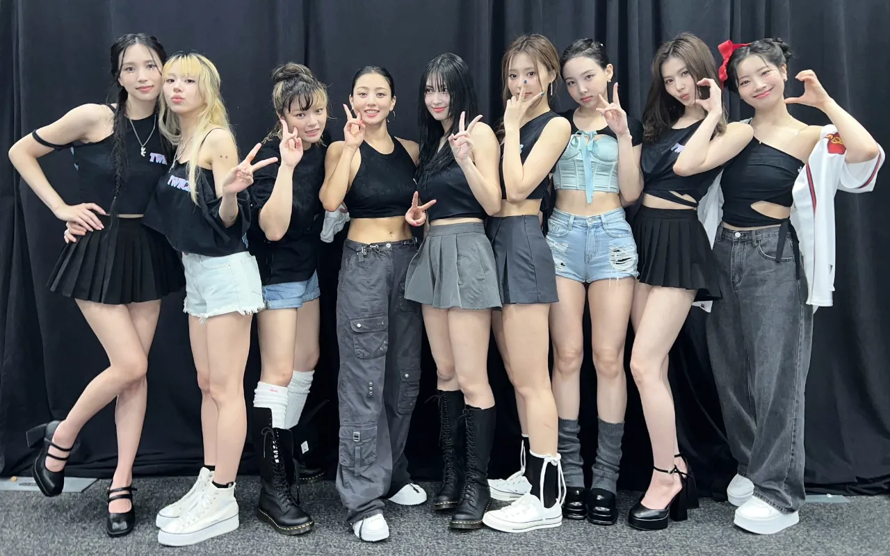 TWICE Kini Disebut Lebih Banyak Bergantung ke Fandom daripada Publik