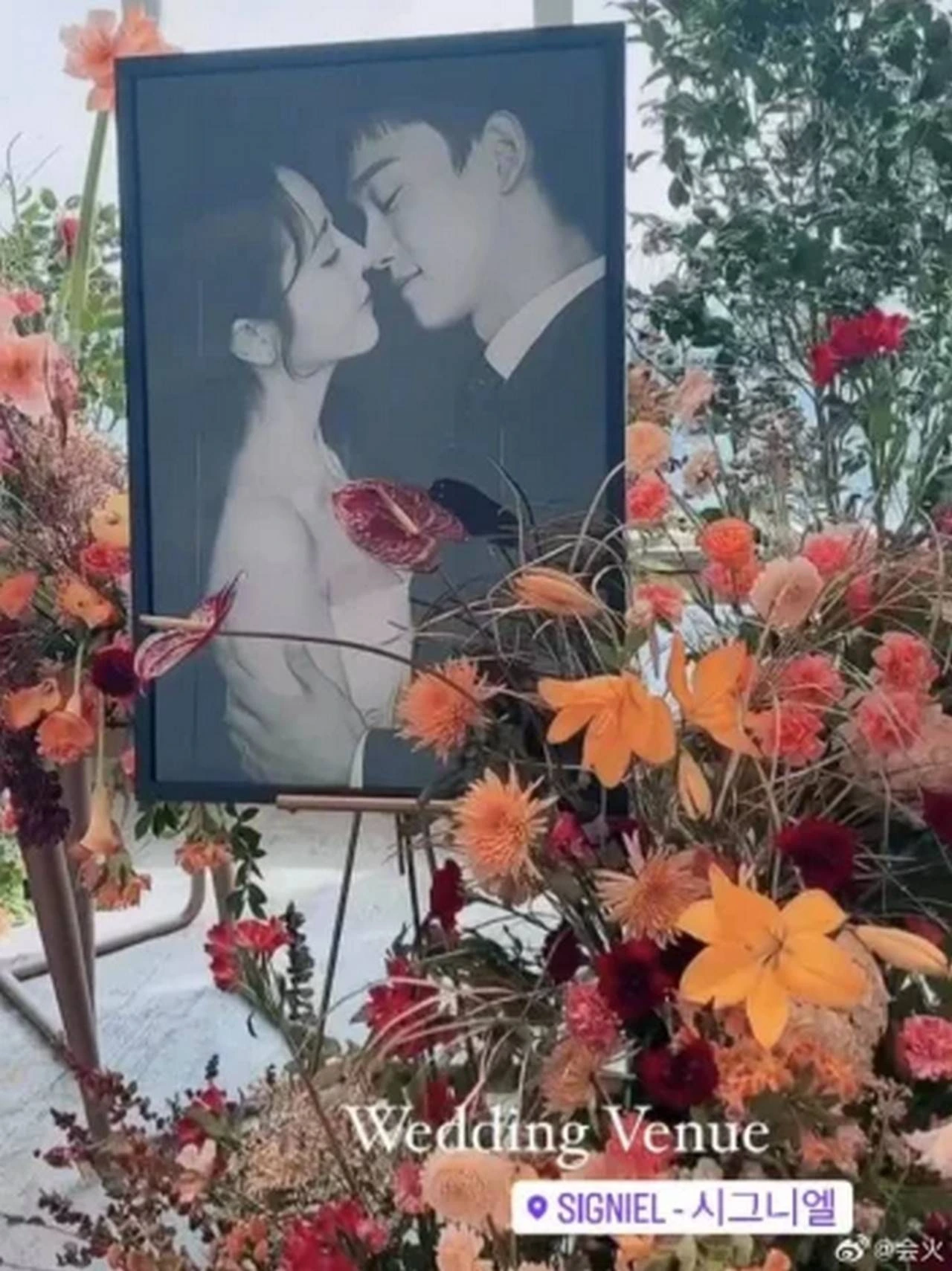 Visualnya Dipuji, Chen EXO Perdana Kenalkan Sang Istri Ke Publik di Pesta Pernikahan