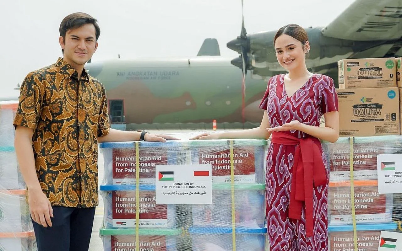 Rizky Nazar dan Syifa Hadju cs Ikut Pelepasan Pesawat Bantuan Palestina Bareng Presiden Jokowi