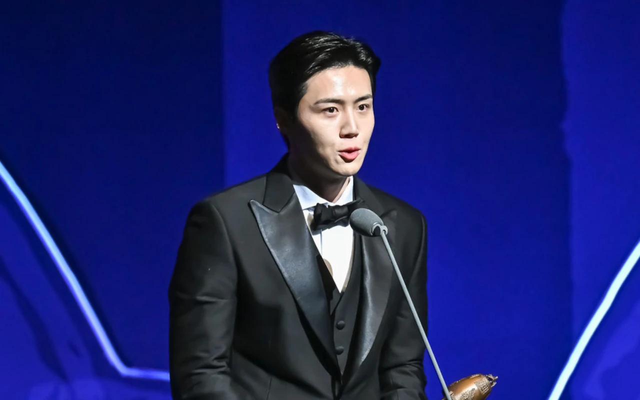 Grand Bell Awards 2023: Kim Seon Ho Buat Kesalahan Saat Pidato Kemenangan