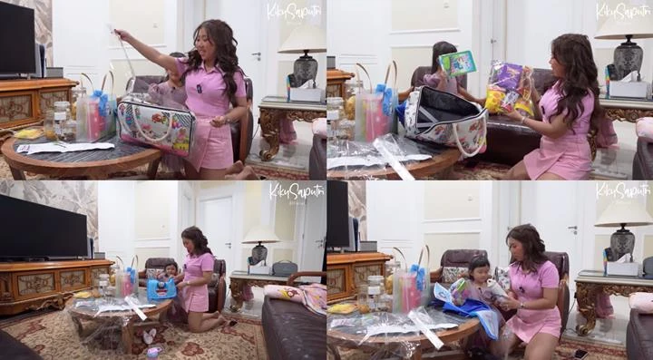 Kiky Saputri Unboxing Souvenir Ultah Rayyanza dan Keponakan Ayu Ting Ting