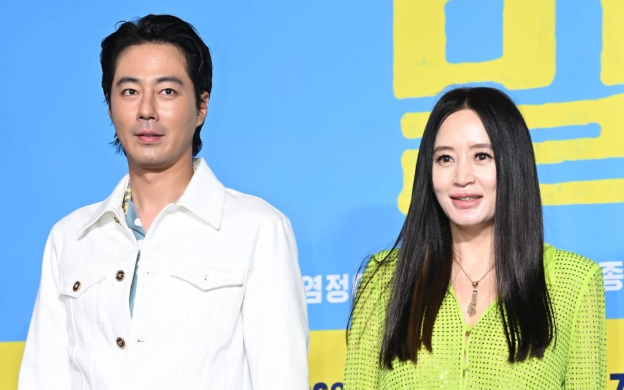 Jo In Sung Bongkar Alasan Peluk Kim Hye Soo di Blue Dragon Film Awards 2023