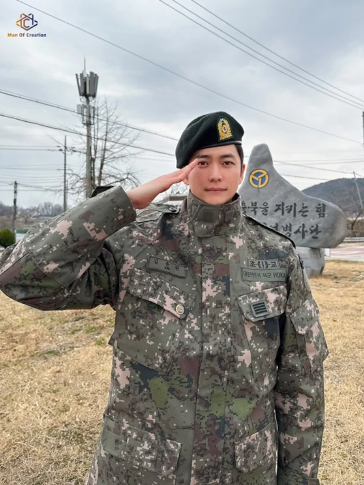 Kang Tae Oh Gercep Sapa Penggemar Begitu Selesai Wajib Militer