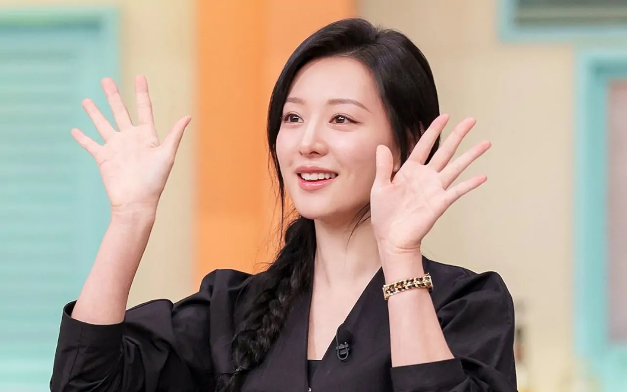 Beda Ekspresi Kim Ji Won di Awal & Akhir Syuting 'Amazing Saturday' Dianggap Relate