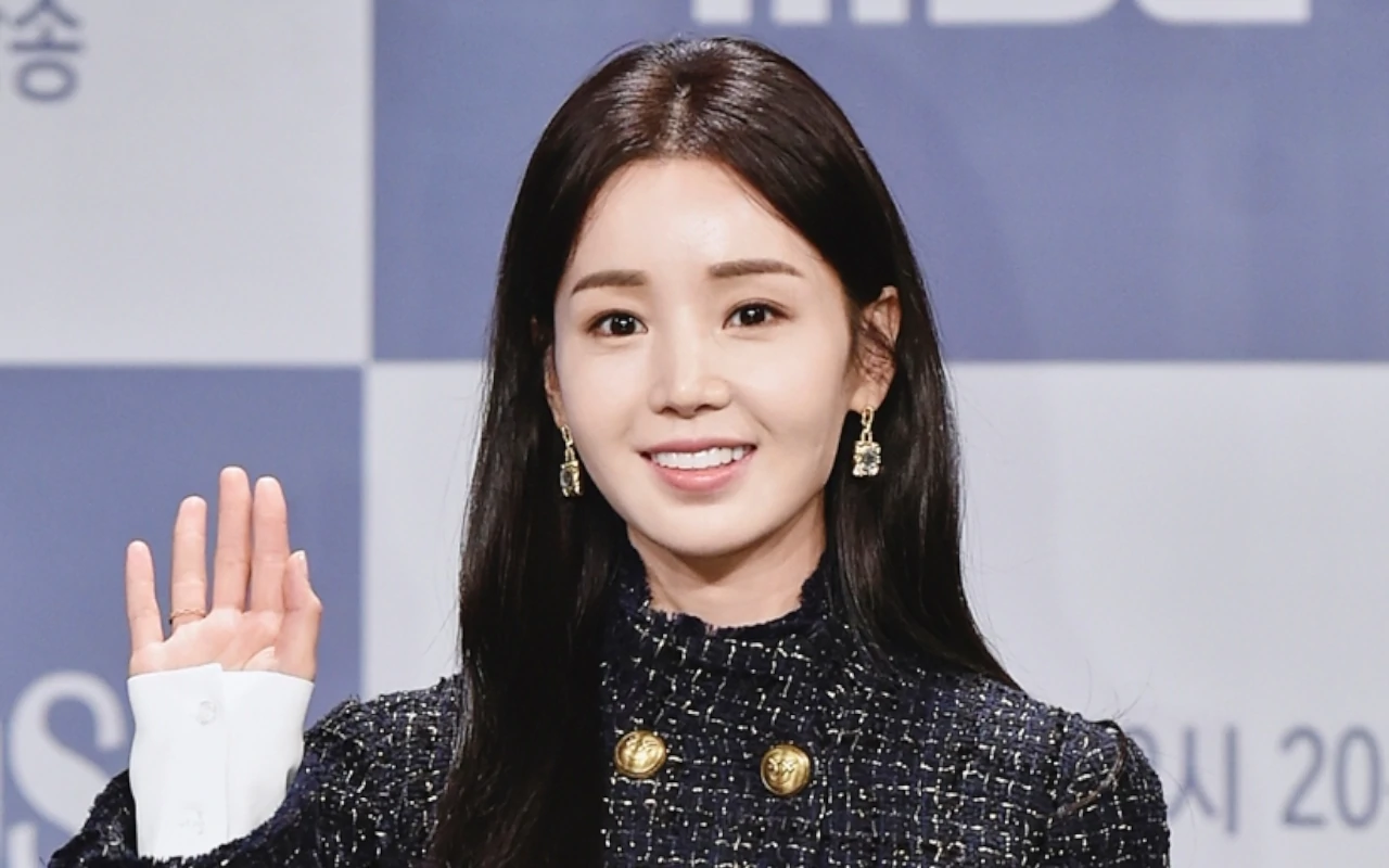 Nam Gyu Ri Terlibat Drama di Kehidupan Nyata saat Dikucilkan Para Aktris