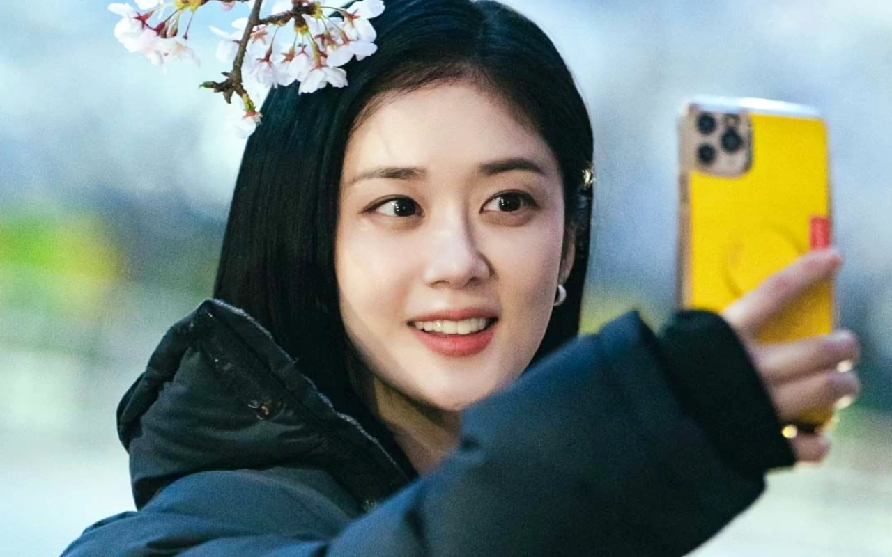 Tingkah Jang Nara Bucin Suami Berondong Dikuak Pemain 'Good Partner'