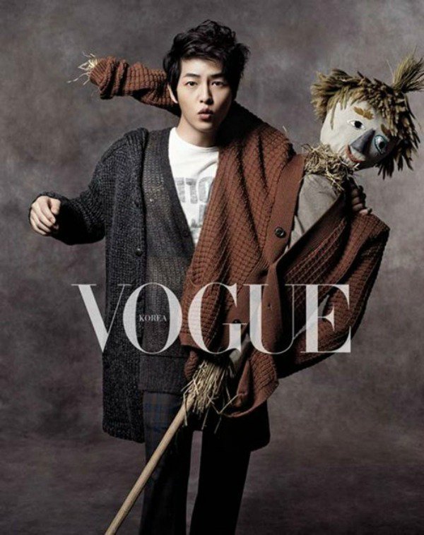 Gambar Foto Song Joong Ki dan Mr. Scarecrow di Majalah Vogue