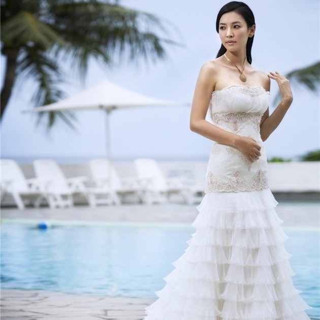 Gambar Foto Kim So Yeon Anggun dengan Gaun Pernikahan