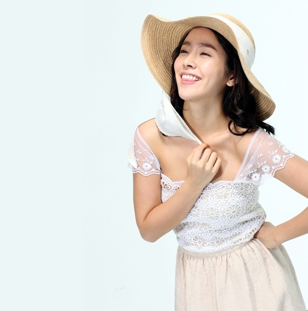 Gambar Foto Han Ji Min untuk Katalog Fashion