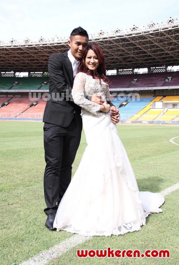  Foto Pre Wedding Okie Agustina dan Gunawan Dwi Cahyo 