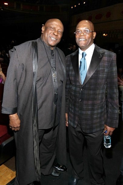 Gambar Foto Samuel L. Jackson dan Louis Gossett Jr. di NAACP Image Awards