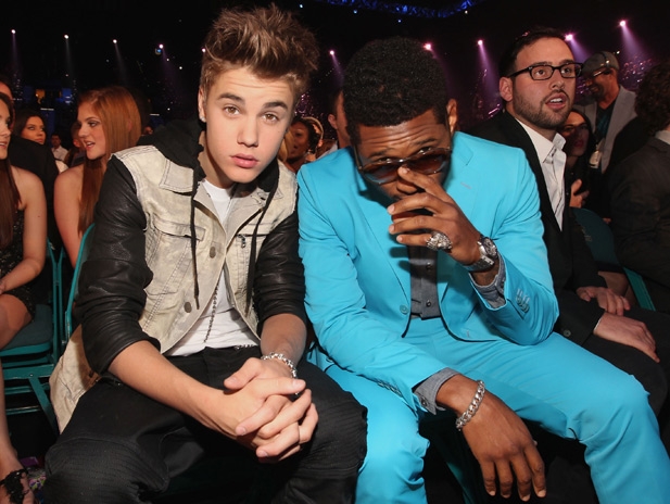 Gambar Foto Justin Bieber dan Usher di Billboard Music Awards 2012