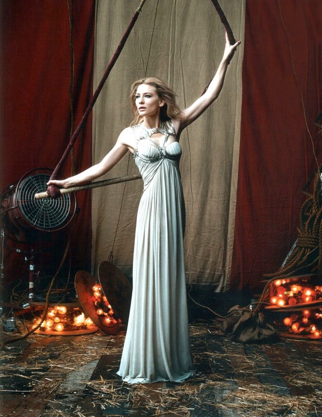 Gambar Foto Cate Blanchett di Majalah Harper's Bazaar