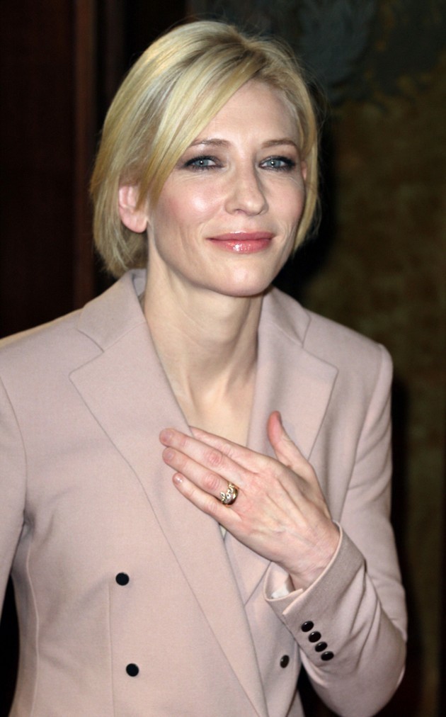 Gambar Foto Cate Blanchett di Premiere 'Hanna'