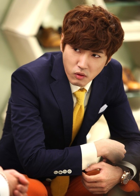 Foto Ryu Si Won Menjadi Seo Woo Jin di Serial 'Style' - Foto 2 dari 20