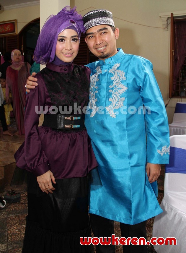 Gambar Foto April Jasmine dan Ustadz Solmed di Acara Syukuran