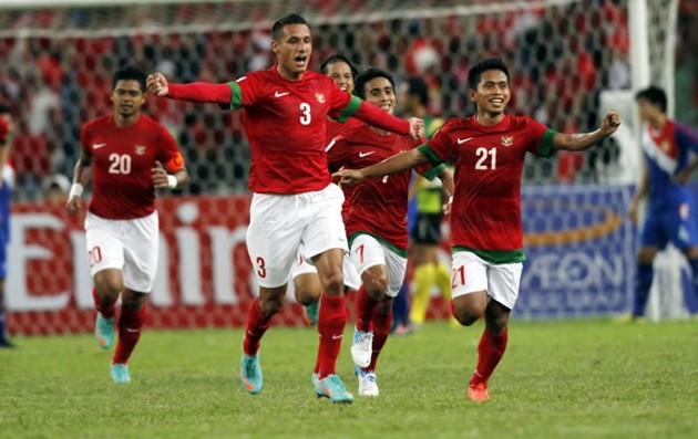Gambar Foto Selebrasi Pemain Indonesia Setelah Raphael Maitimo Mencetak Gol