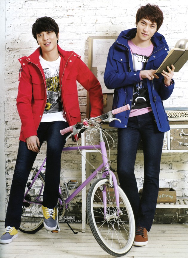 Gambar Foto Jung Yong Hwa dan Lee Jong Hyun CN Blue di Katalog Fashion BANGBANG