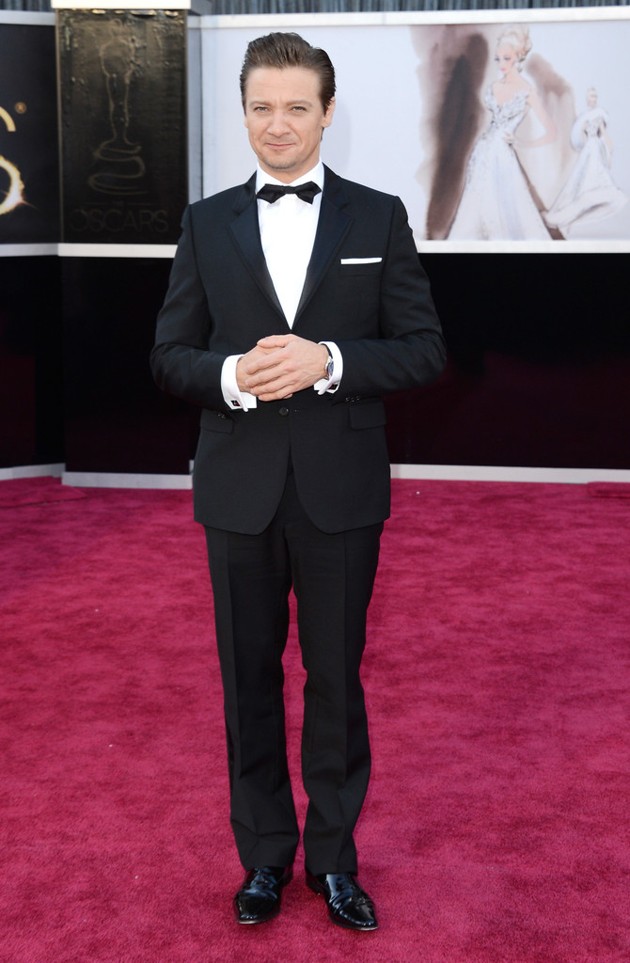 Gambar Foto Jeremy Renner di Red Carpet Oscar 2013