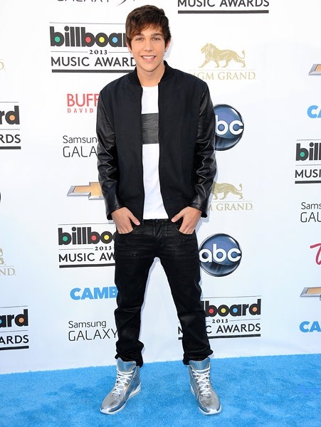Gambar Foto Austin Mahone di Blue Carpet Billboard Music Awards 2013
