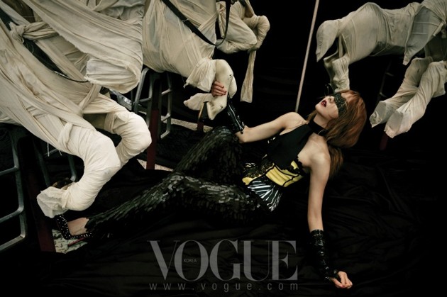Gambar Foto Uee After School di Majalah Vogue Edisi Agustus 2013