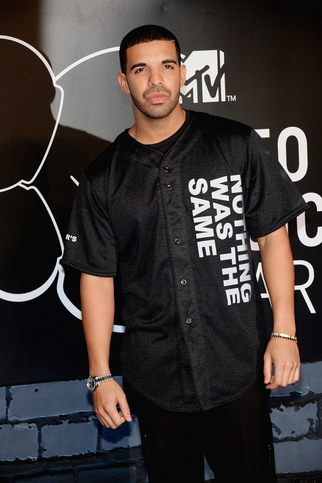Gambar Foto Drake di Red Carpet MTV Video Music Awards 2013