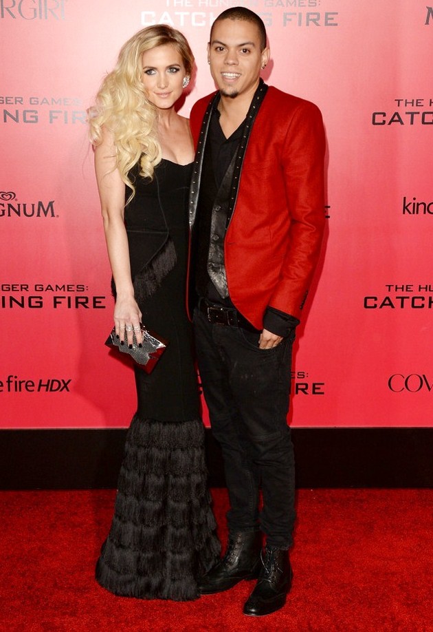 Gambar Foto Ashlee Simpson dan Evan Ross di Premiere Film 'The Hunger Games: Catching Fire'