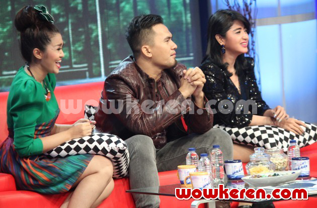 Gambar Foto Fitri Carlina, Saiful Jamil dan Dewi Persik di Acara 'Buka-Bukaan'