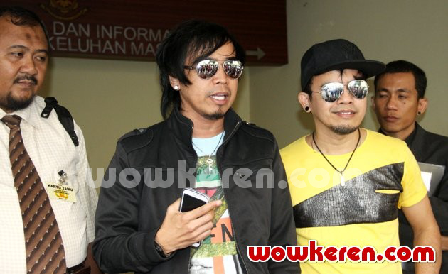 Foto Indra, Ian Kasela, Moldy dan Seno Gelar Mini Konser 