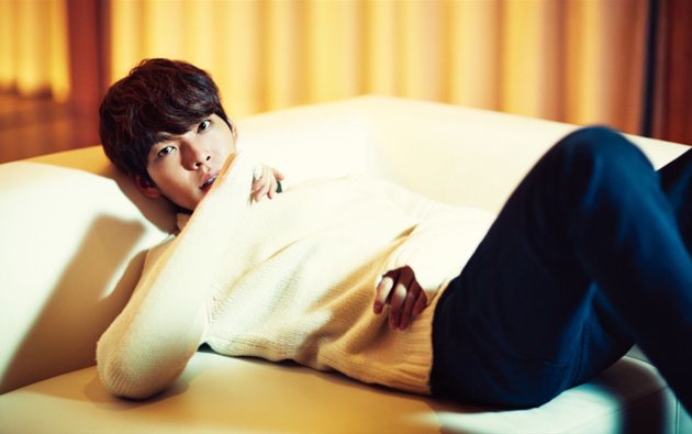 Gambar Foto Kim Woo Bin di Majalah Vogue Girl Edisi Januari 2014
